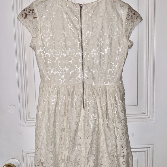 Vintage-style lace girls' dress - Picture 3 of 4